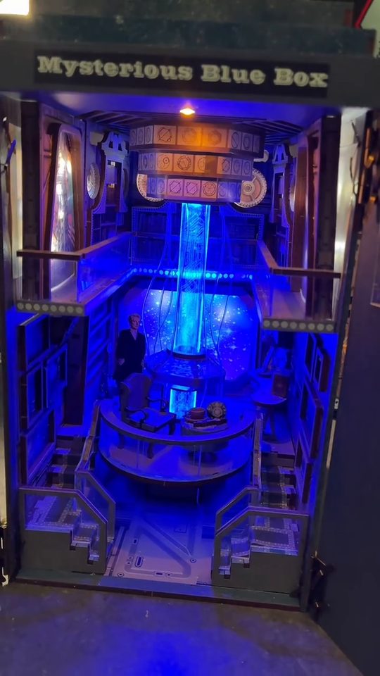 Console room artwork with glowing time rotor